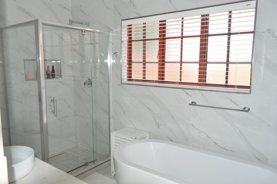 3 Bedroom Property for Sale in Flamwood North West